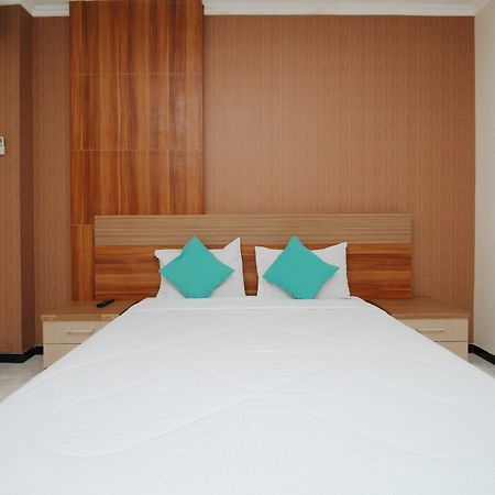 Myzone Homtel Hotel Semarang Ngoại thất bức ảnh