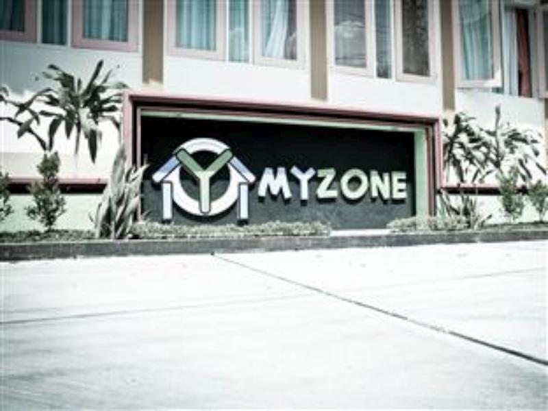 Myzone Homtel Hotel Semarang Ngoại thất bức ảnh