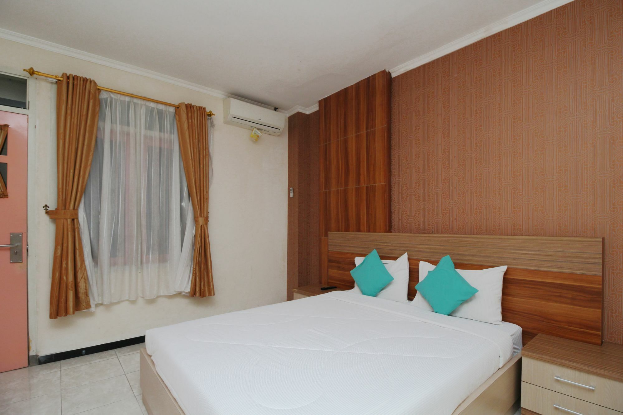 Myzone Homtel Hotel Semarang Ngoại thất bức ảnh