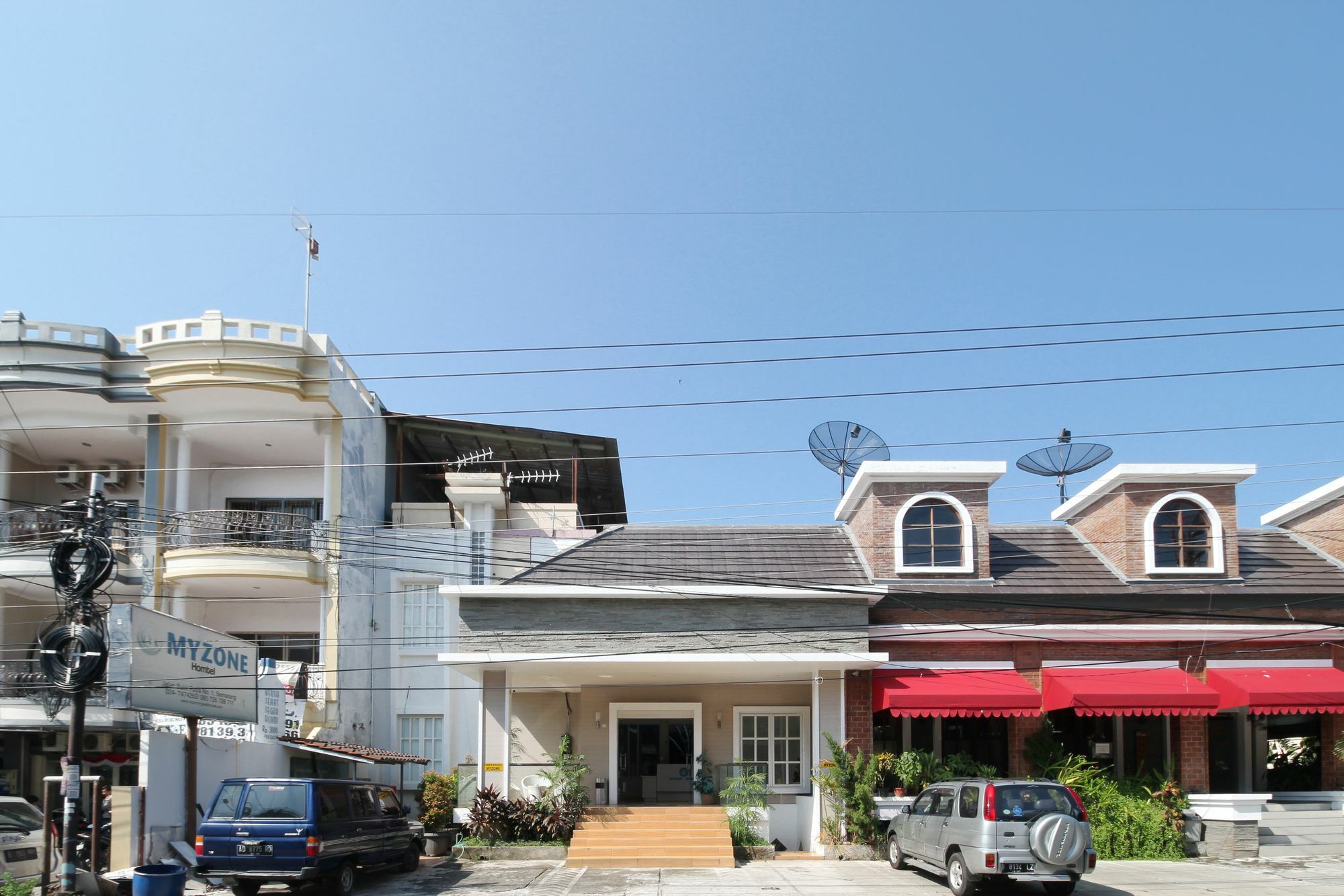 Myzone Homtel Hotel Semarang Ngoại thất bức ảnh