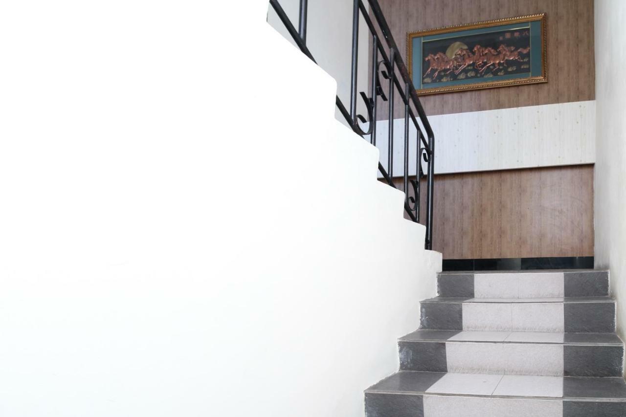 Myzone Homtel Hotel Semarang Ngoại thất bức ảnh